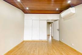 Apartamento T4 no Centro Histórico de Cascais com Vista Mar