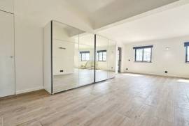 Moradia T3 em Alcabideche com Piscina e Vista para a Serra