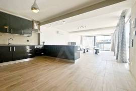 Moradia T3 em Alcabideche com Piscina e Vista para a Serra