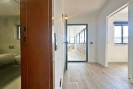 Moradia T3 em Alcabideche com Piscina e Vista para a Serra