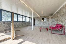 Moradia T3 em Alcabideche com Piscina e Vista para a Serra