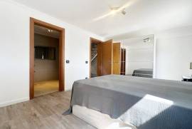 Moradia T3 em Alcabideche com Piscina e Vista para a Serra