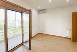 Apartamento T3 nas Colinas do Cruzeiro com Garagem