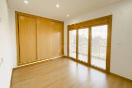 Apartamento T3 nas Colinas do Cruzeiro com Garagem