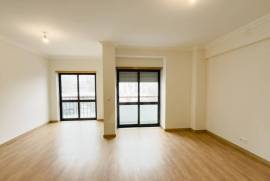 Apartamento T3 na Serra das Minas com Arrecadação