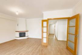 Apartamento T3 na Serra das Minas com Arrecadação