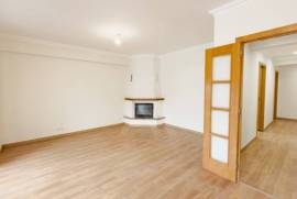 Apartamento T3 na Serra das Minas com Arrecadação