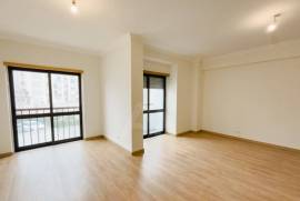 Apartamento T3 na Serra das Minas com Arrecadação