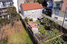 Stone House with Patio in Abraveses
