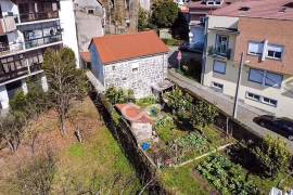 Stone House with Patio in Abraveses