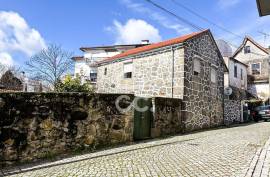 Stone House with Patio in Abraveses