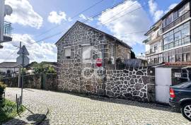 Stone House with Patio in Abraveses