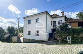 Building with 2 Independent Units in Abraveses