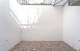 Lisbon Between Principe Real and Liberdade magnificent T1 completely renovated with garden