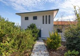 House with stunning views over the Tâmega River, located in Maureles, Marco de Canaveses