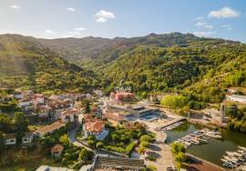 Urban land with 4,972 m² with approved PIP, overlooking the Douro River, located in Caldas de Aregos