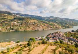 Urban land with 4,972 m² with approved PIP, overlooking the Douro River, located in Caldas de Aregos