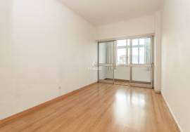 T2 with elevator next to Misericórdia T2 with elevator next to Misericórdia