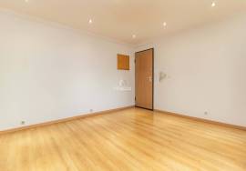 T2 with elevator next to Misericórdia T2 with elevator next to Misericórdia