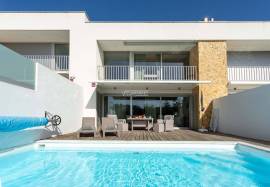 LUXURIOUS 2+1 BEDROOM VILLA WITH POOL AND PRIVATE GARAGE SITUATED IN CORREEIRA IN ALBUFEIRA
