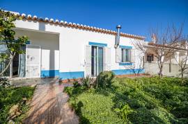 1 Bedroom Townhouse with Garden and Patio, in Budens, for Sale