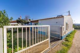 1 Bedroom Townhouse with Garden and Patio, in Budens, for Sale