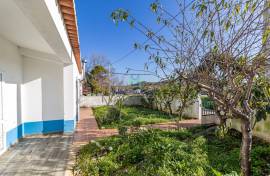 1 Bedroom Townhouse with Garden and Patio, in Budens, for Sale