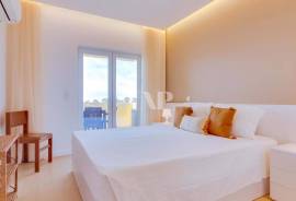 Renovated 2 Bedroom Apartment with Pool and AL License in Vilamoura