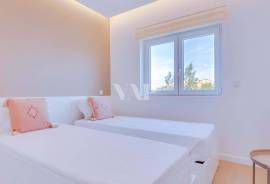 Renovated 2 Bedroom Apartment with Pool and AL License in Vilamoura