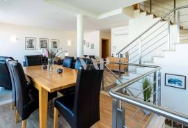 3+2 bedroom villa in a gated community with sea views in Vilamoura