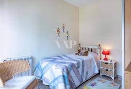 3+2 bedroom villa in a gated community with sea views in Vilamoura