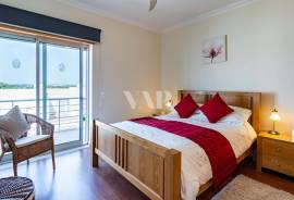 3+2 bedroom villa in a gated community with sea views in Vilamoura