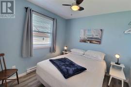 Stunning 5 Bed Beachfront Home For Sale In Beach Point Canada