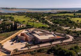 A Landmark Contemporary Villa on Palmares Golf with Sweeping Ocean Views