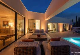 A Landmark Contemporary Villa on Palmares Golf with Sweeping Ocean Views