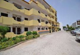 Spacious apartment |Pool | Parking | Renovated