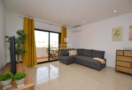 Spacious apartment |Pool | Parking | Renovated