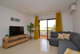 Spacious apartment |Pool | Parking | Renovated