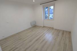 Flats / Apartments for rent - 3 rooms - 73 m2 - LA TRINITE PORHOET - (56490)