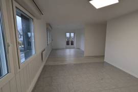 Flats / Apartments for rent - 3 rooms - 73 m2 - LA TRINITE PORHOET - (56490)