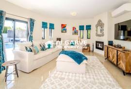 Charming 3-bedroom villa, completely renovated, next to the Pinhal golf course in Vilamoura.
