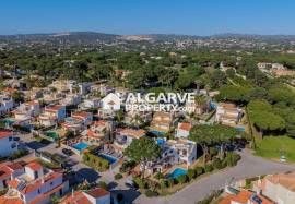 Charming 3-bedroom villa, completely renovated, next to the Pinhal golf course in Vilamoura.