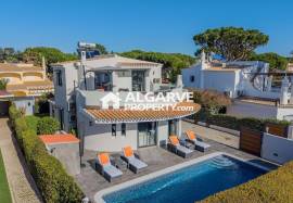 Charming 3-bedroom villa, completely renovated, next to the Pinhal golf course in Vilamoura.