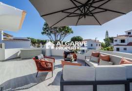 Charming 3-bedroom villa, completely renovated, next to the Pinhal golf course in Vilamoura.