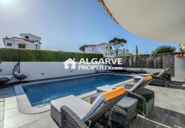 Charming 3-bedroom villa, completely renovated, next to the Pinhal golf course in Vilamoura.