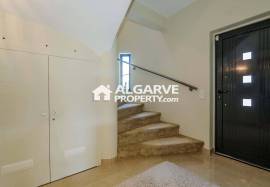 Charming 3-bedroom villa, completely renovated, next to the Pinhal golf course in Vilamoura.