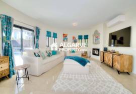 Charming 3-bedroom villa, completely renovated, next to the Pinhal golf course in Vilamoura.
