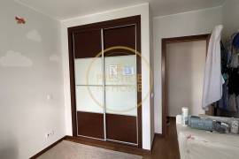 Annual rental of a 3-bedroom apartment semi-furnished with 2 garages, cellar, and pool. Available from July 7, 2026