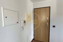 Annual rental of a 3-bedroom apartment semi-furnished with 2 garages, cellar, and pool. Available from July 7, 2026