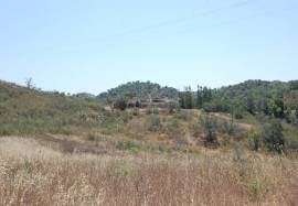 Ruin of 180m² with Approved PIP on 23.000m² land